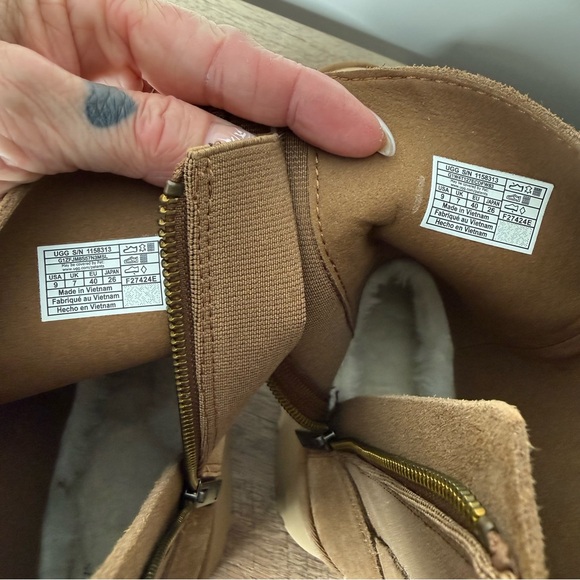 UGG New Authentic Classic Twin Seam New Heights Chestnut Suede Platform Zipper 9 - Picture 14 of 16